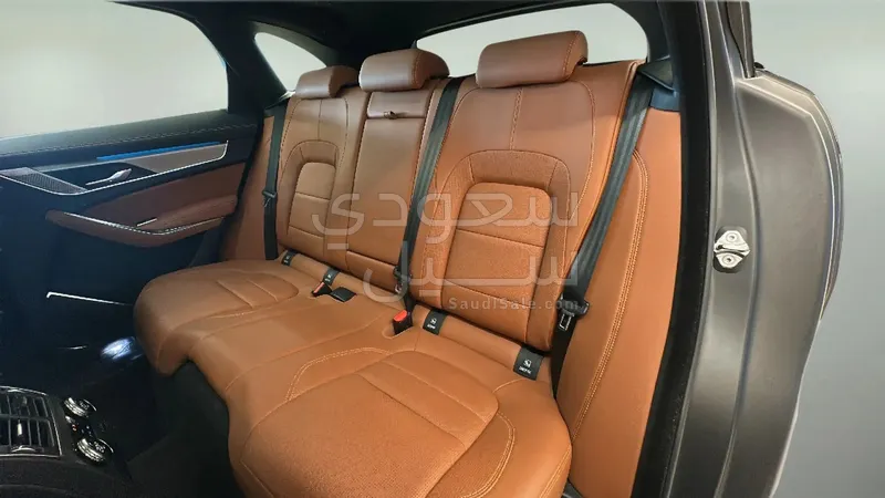 2024 Jaguar F-Pace R-DYNAMIC