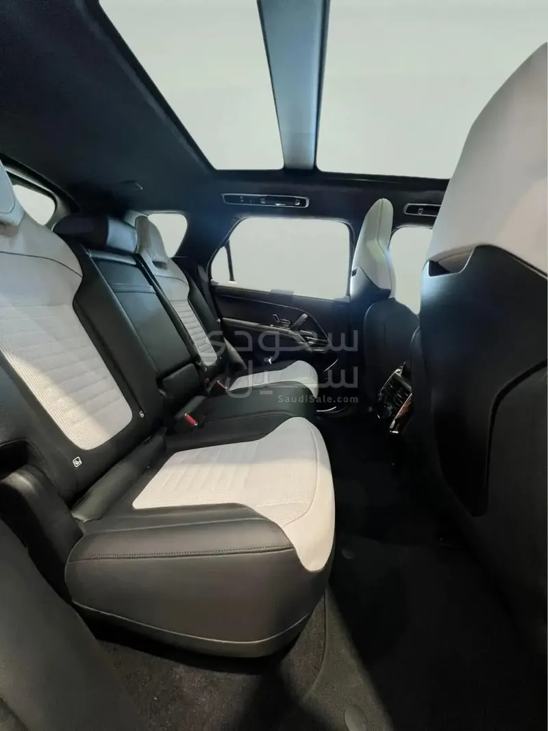2024 Land Rover Range Rover Sport SV