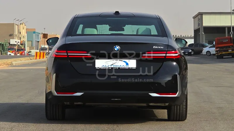 2026 BMW 5 Series 520i