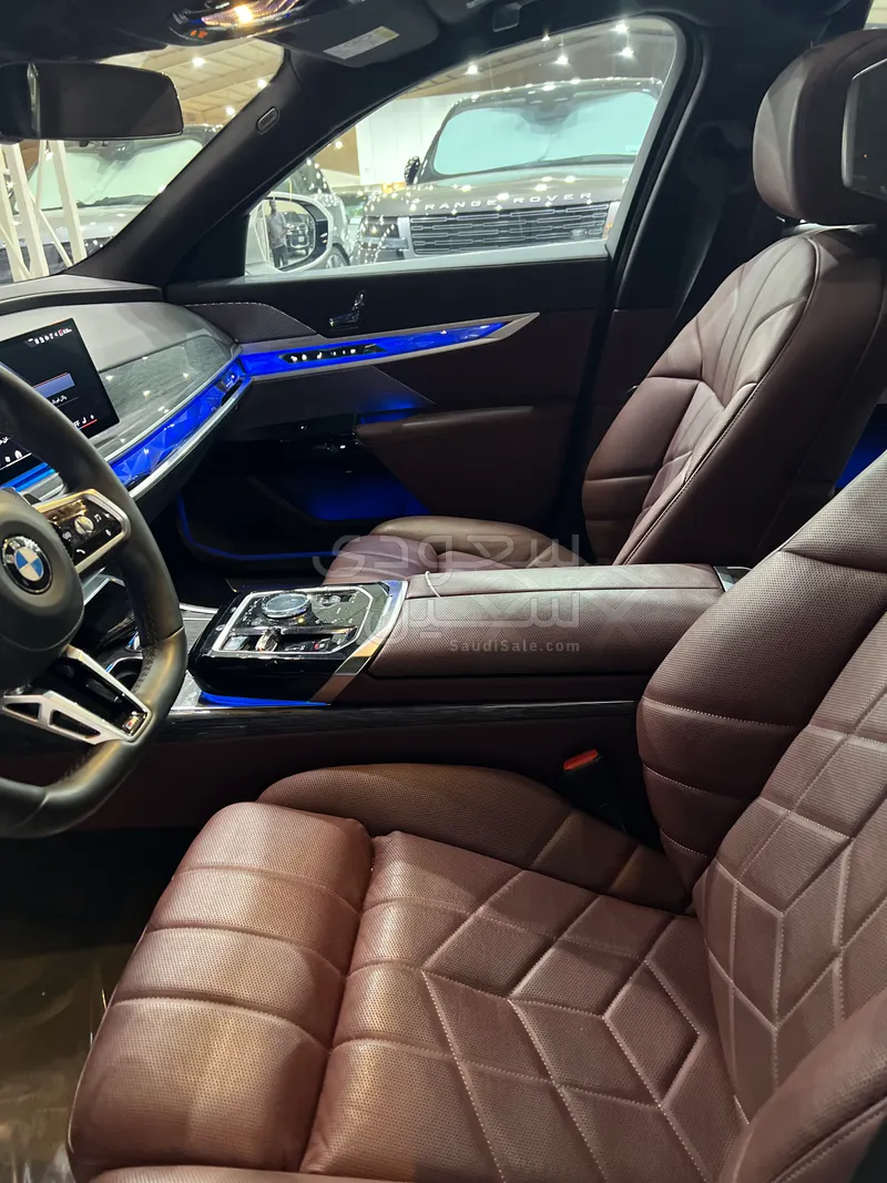 2023 BMW 7 Series 740Li