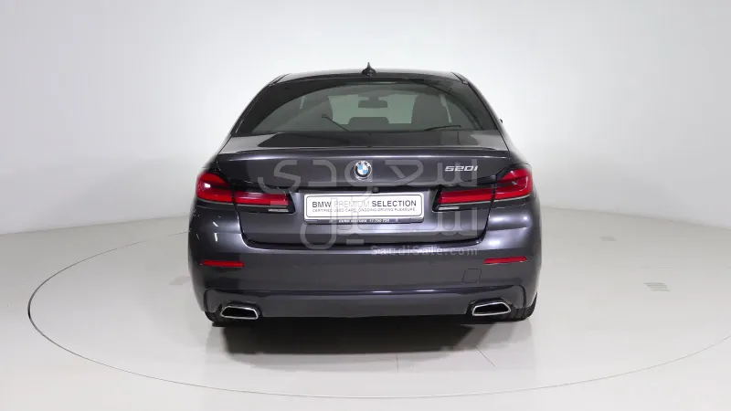 2023 BMW 5 Series 520i