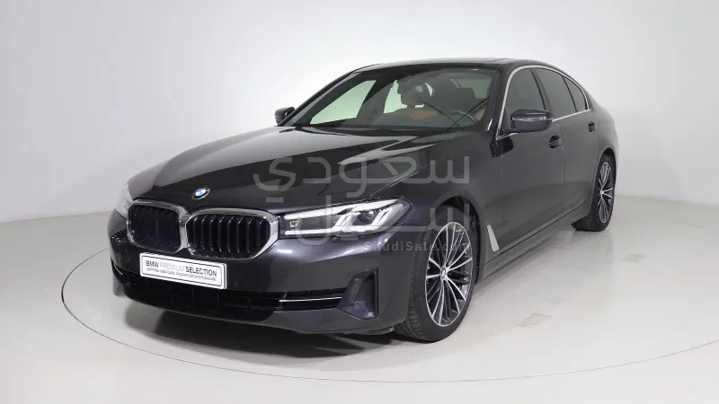 2023 BMW 5 Series 520i