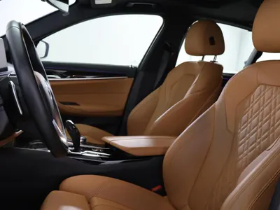 2023 BMW 5 Series 520i