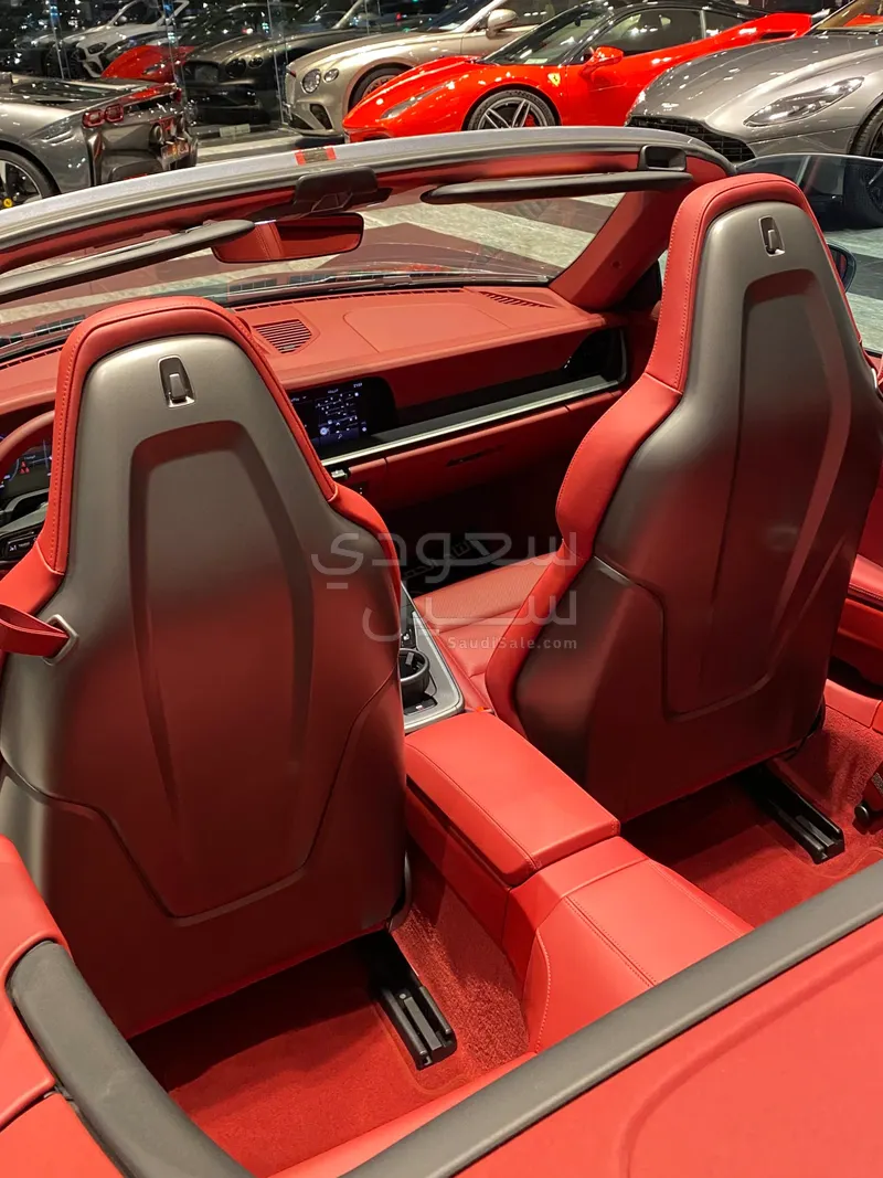 2025 Porsche 911 Carrera Cabriolet