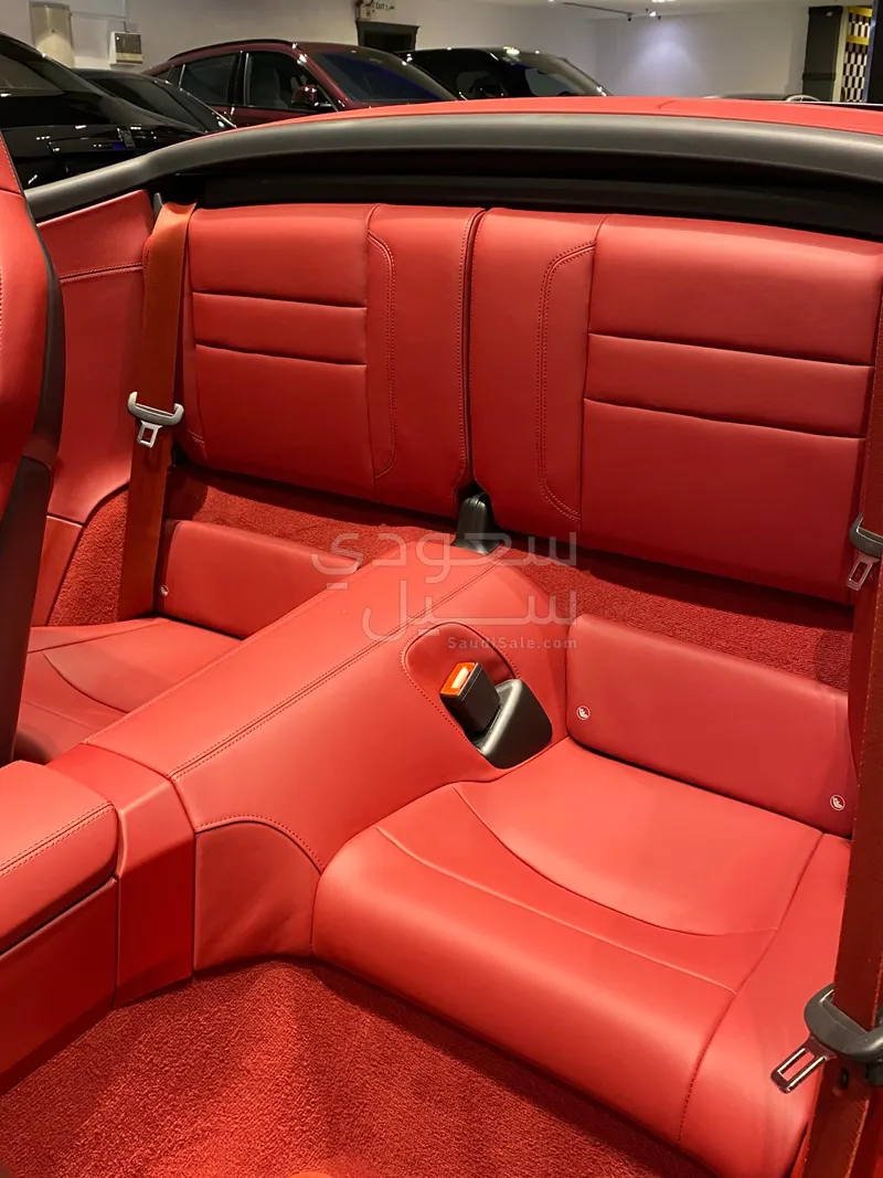2025 Porsche 911 Carrera Cabriolet
