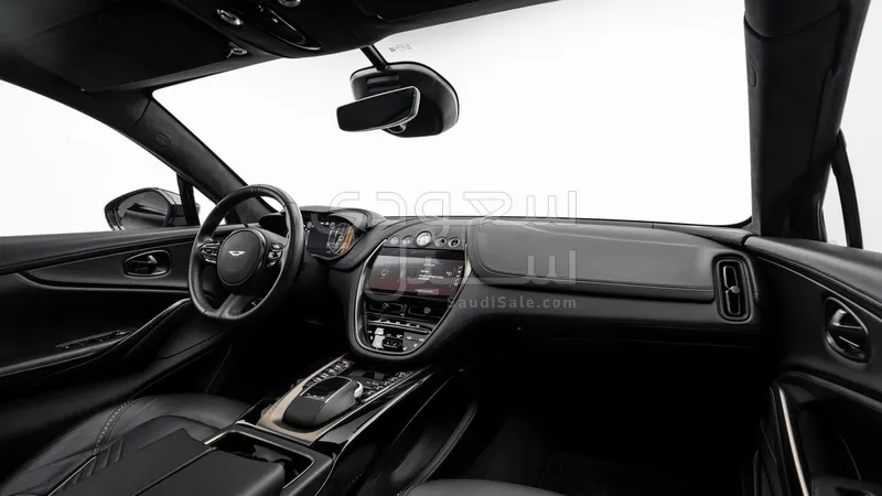 2021 استون مارتن دي بي اكس 550