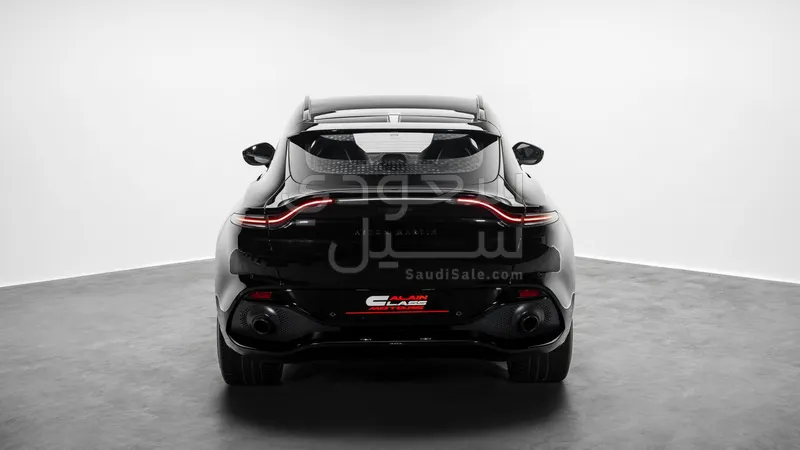 2021 استون مارتن دي بي اكس 550