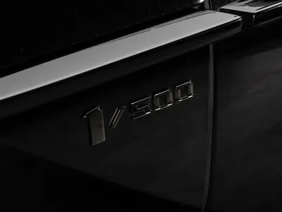 2021 استون مارتن دي بي اكس 550