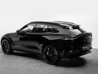 2021 استون مارتن دي بي اكس 550