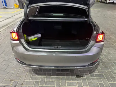 2022 لكزس إي إس 250
