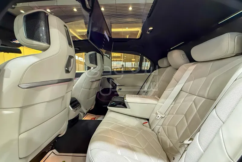 2026 BMW 7 Series 735i