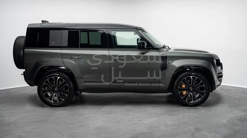 2025 لاند روفر ديفيندر اوكتا