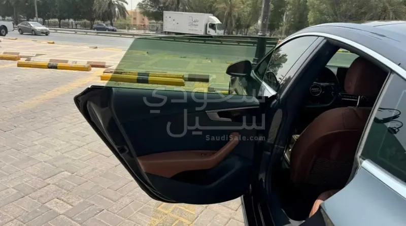 2023 اودي اي 5 40 تي اف اس اي