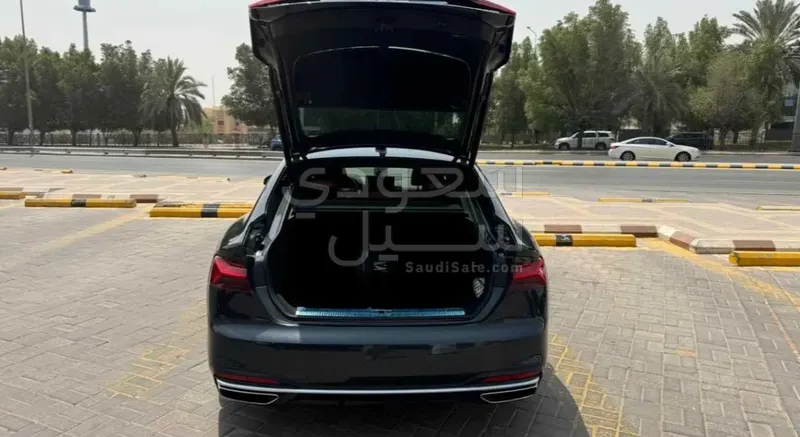 2023 اودي اي 5 40 تي اف اس اي