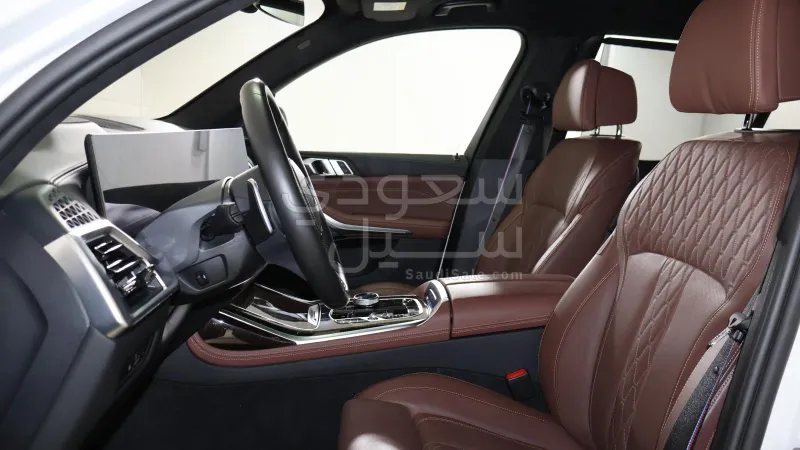 2024 BMW X Series 5 M