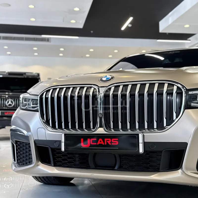 2020 بي ام دبليو الفئة السابعة 730 إل أي