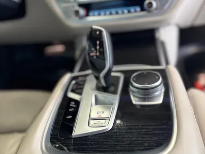 2020 بي ام دبليو الفئة السابعة 730 إل أي