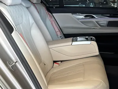 2020 بي ام دبليو الفئة السابعة 730 إل أي
