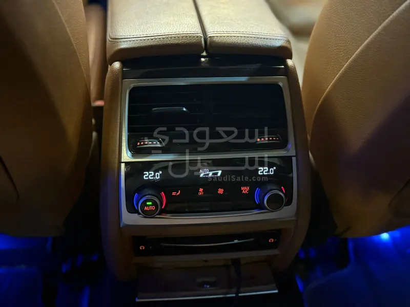 2020 بي ام دبليو الفئة السابعة 730 إل أي
