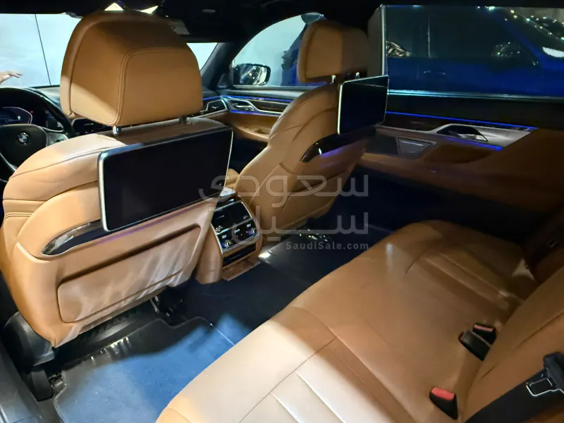 2020 بي ام دبليو الفئة السابعة 730 إل أي