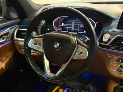 2020 بي ام دبليو الفئة السابعة 730 إل أي