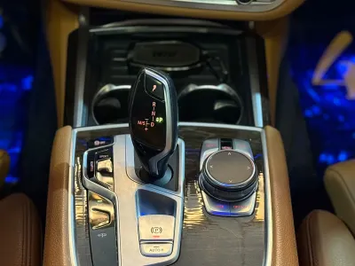 2020 بي ام دبليو الفئة السابعة 730 إل أي