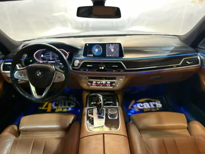 2020 بي ام دبليو الفئة السابعة 730 إل أي