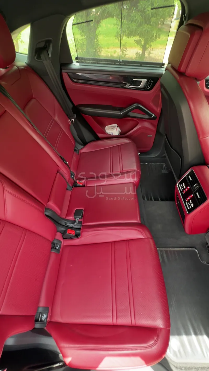 2021 Porsche Cayenne Coupe