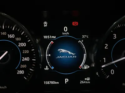 2018 جاكوار اف-بيس