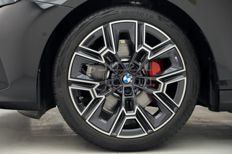 2026 BMW 5 Series 520i