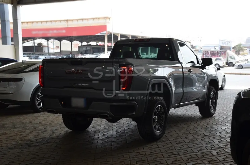 2024 GMC Sierra AT 4