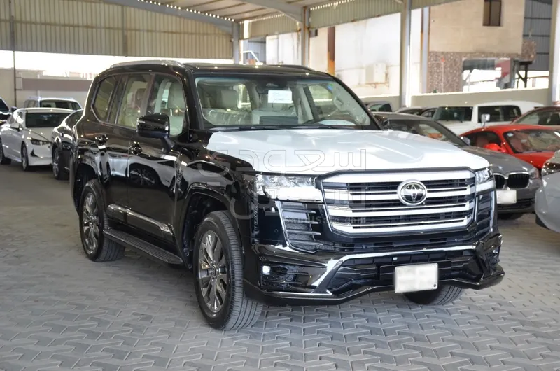 2025 Toyota Land Cruiser GXR