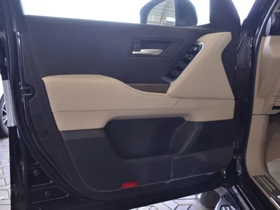2025 Toyota Land Cruiser GXR