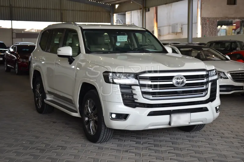 2023 Toyota Land Cruiser GXR 4