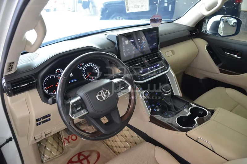 2023 Toyota Land Cruiser GXR 4