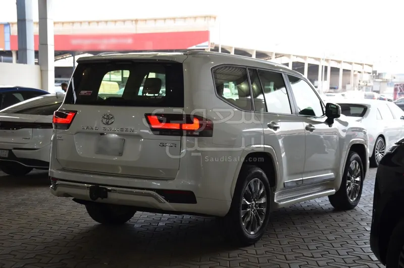 2023 Toyota Land Cruiser GXR 4