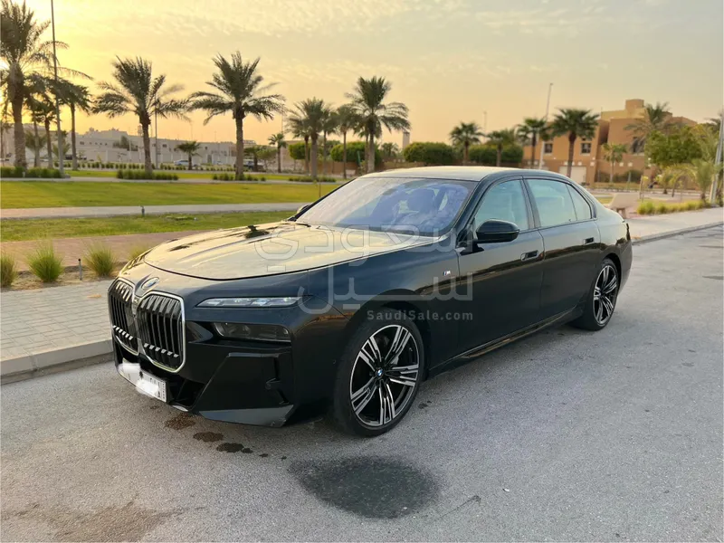 2024 بي ام دبليو الفئة السابعة 740 إل أي