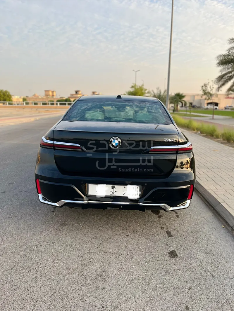 2024 بي ام دبليو الفئة السابعة 740 إل أي