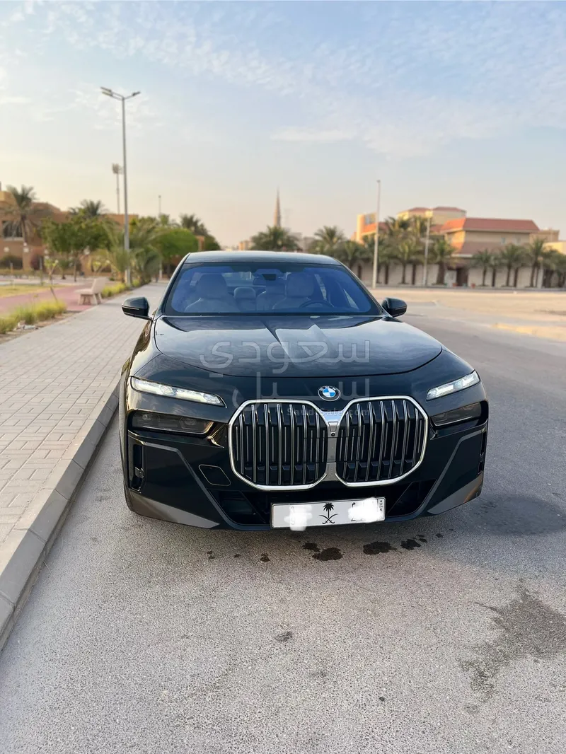 2024 بي ام دبليو الفئة السابعة 740 إل أي
