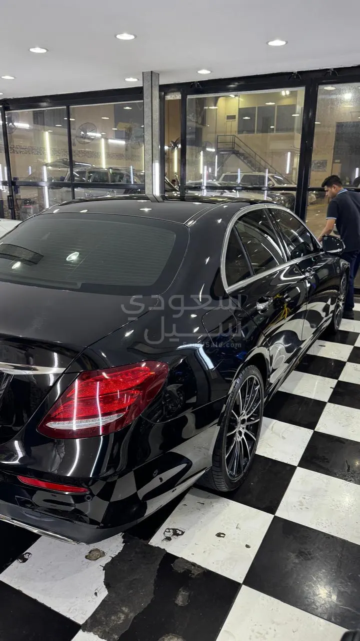 2017 Mercedes-Benz E 300