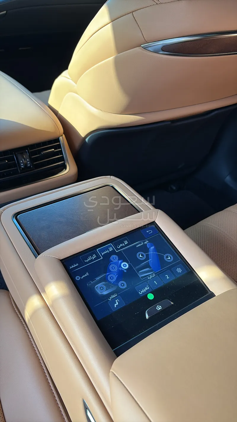 2023 لكزس إل إس 500
