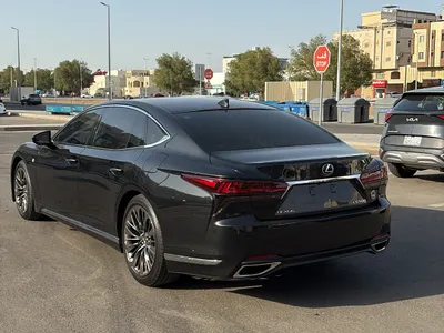 2023 لكزس إل إس 500