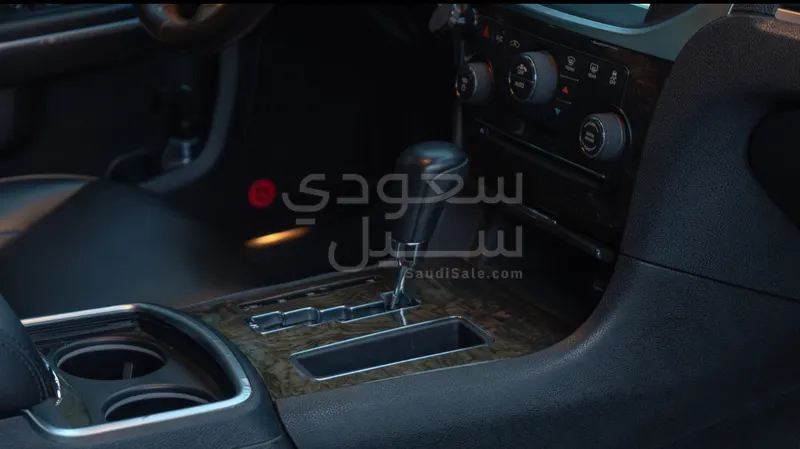 2012 كرايسلر 300 سي