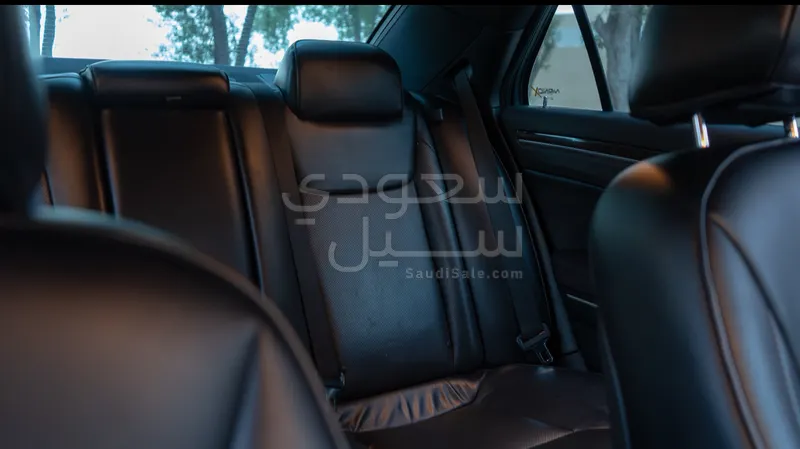 2012 كرايسلر 300 سي
