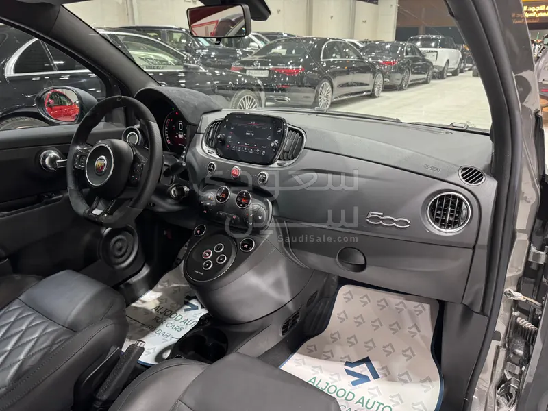 2024 Fiat Abarth 695 turismo