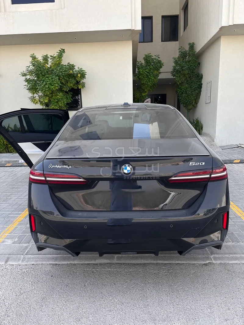 2024 BMW 5 Series 520i Mkit