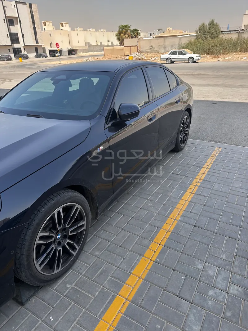 2024 BMW 5 Series 520i Mkit