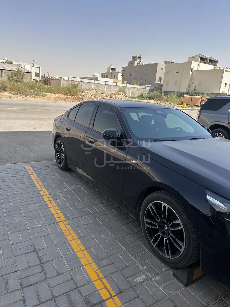 2024 BMW 5 Series 520i Mkit