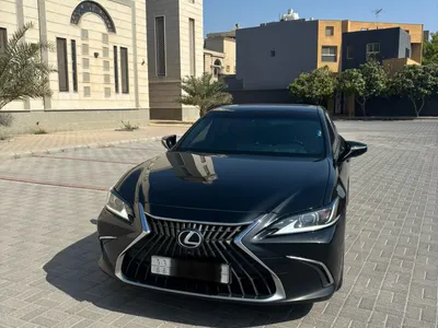 2022 لكزس إي إس 350