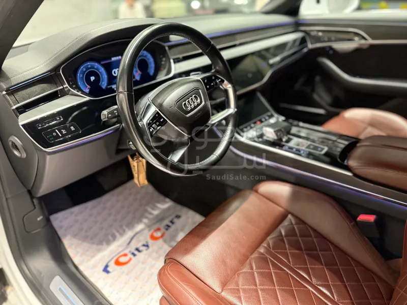 2020 اودي اي 8 ال 55تي اف اس أي
